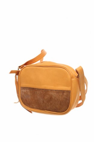 Дамска чанта, Цвят Жълт, Естествена кожа, естествен косъм, Цена 57,12 лв.