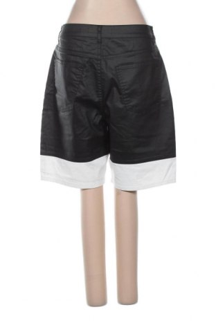 Γυναικείο κοντό παντελόνι Stefanie Giesinger for Nu-in, Μέγεθος M, Χρώμα Μαύρο, 98% βαμβάκι, 2% ελαστάνη, Τιμή 62,89 €