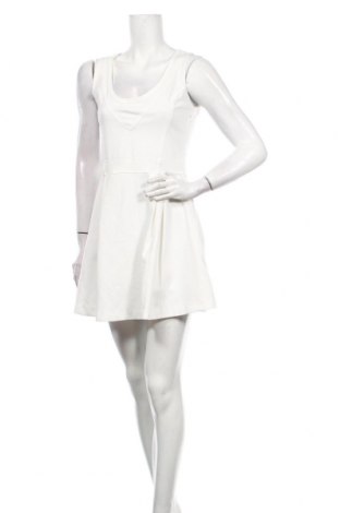 Kleid Bershka, Größe L, Farbe Weiß, 100% Polyester, Preis 23,66 €