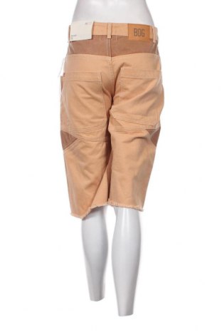 Дамски къс панталон BDG, Размер S, Цвят Бежов, Цена 7,92 лв.