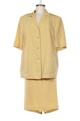 Дамски костюм Gerry Weber, Размер XL, Цвят Жълт, Цена 32,01 лв.