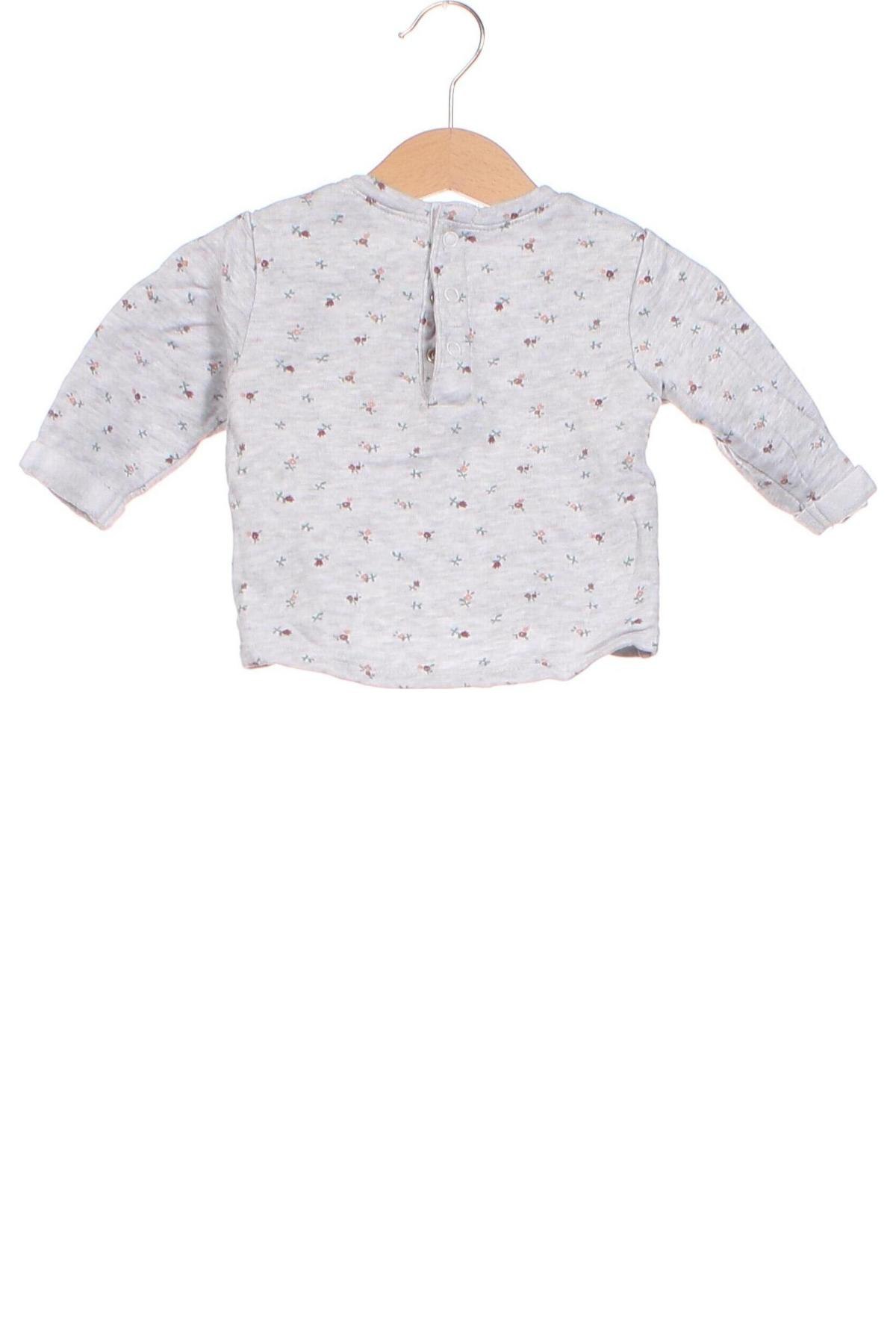 Детска блуза Kiabi, Размер 6-9m/ 68-74 см, Цвят Сив, Цена 3,08 лв.