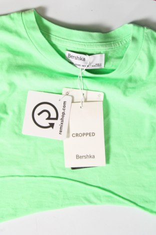 Γυναικείο t-shirt Bershka, Μέγεθος XS, Χρώμα Πράσινο, Τιμή 6,49 €