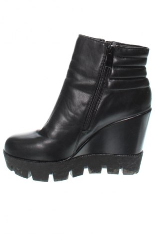 Botine de damă Buffalo, Mărime 39, Culoare Negru, Preț 111,99 Lei