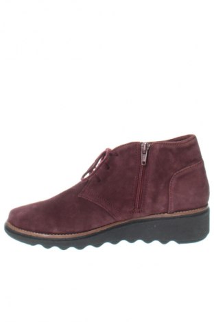 Damskie botki Clarks, Rozmiar 37, Kolor Fioletowy, Cena 185,99 zł