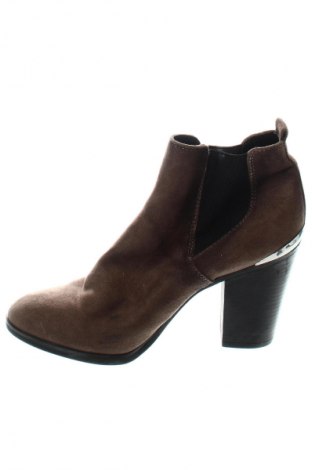 Damen Stiefeletten Graceland, Größe 38, Farbe Beige, Preis € 16,99