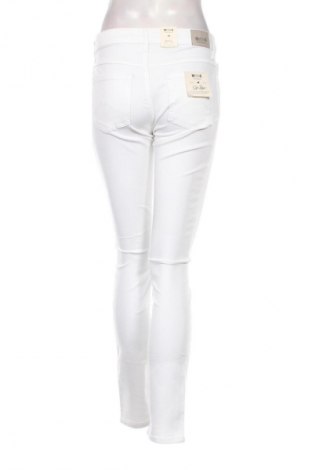 Damen Jeans Mustang, Größe M, Farbe Weiß, Preis 14,99 €