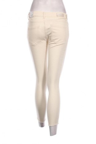 Damen Jeans ONLY, Größe M, Farbe Ecru, Preis € 39,99