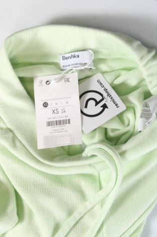 Dámske kraťasy  Bershka, Veľkosť XS, Farba Zelená, Cena  9,45 €