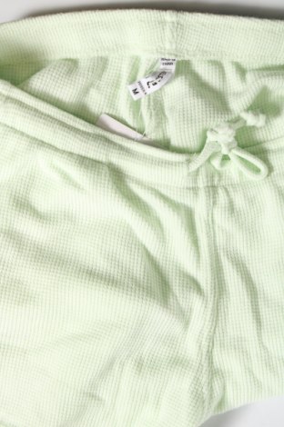 Damen Shorts Fb Sister, Größe M, Farbe Grün, Preis € 4,99