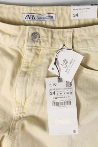 Pantaloni scurți de femei Zara, Mărime XS, Culoare Galben, Preț 48,83 Lei