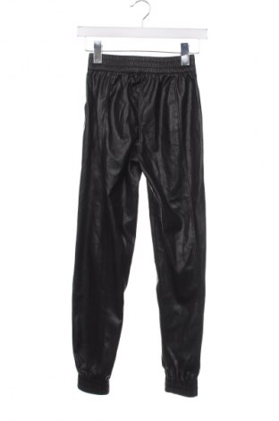 Pantaloni de femei Bershka, Mărime XS, Culoare Negru, Preț 33,99 Lei