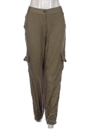 Pantaloni de femei Clockhouse, Mărime M, Culoare Verde, Preț 24,99 Lei