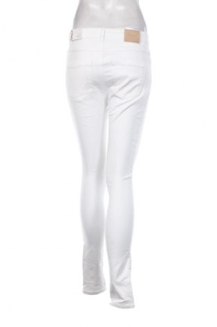 Pantaloni de femei ONLY, Mărime M, Culoare Alb, Preț 89,99 Lei