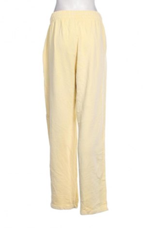 Pantaloni trening de femei Adidas Originals, Mărime L, Culoare Galben, Preț 305,99 Lei