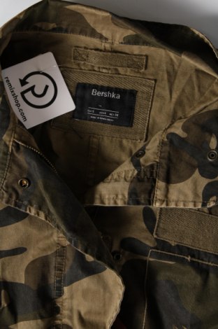 Geacă de femei Bershka, Mărime S, Culoare Verde, Preț 79,99 Lei