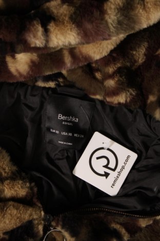 Γυναικείο μπουφάν Bershka, Μέγεθος XS, Χρώμα Πολύχρωμο, Τιμή 16,49 €