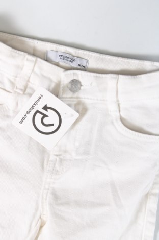 Kinderjeans Reserved, Größe 3-4y/ 104-110 cm, Farbe Weiß, Preis € 9,99