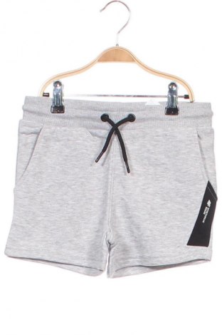 Kinder Shorts 4F, Größe 7-8y/ 128-134 cm, Farbe Grau, Preis 6,99 €