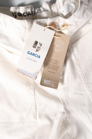 Παιδικό κοντό παντελόνι Garcia Jeans, Μέγεθος 12-13y/ 158-164 εκ., Χρώμα Λευκό, Τιμή 6,49 €