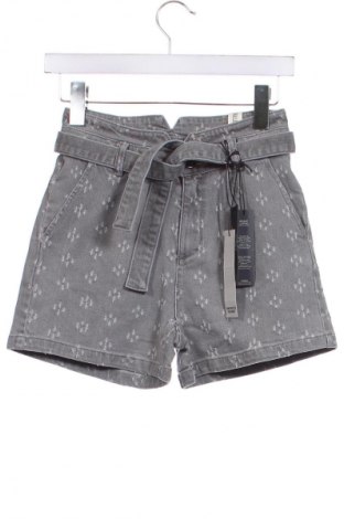 Kinder Shorts IKKS, Größe 10-11y/ 146-152 cm, Farbe Grau, Preis 20,99 €