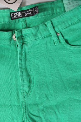 Pantaloni scurți de bărbați FSBN, Mărime L, Culoare Verde, Preț 82,49 Lei