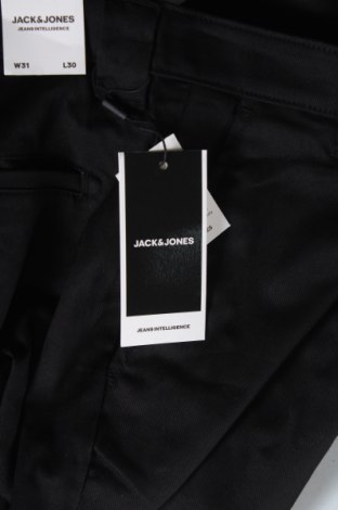 Pantaloni de bărbați Jack & Jones, Mărime M, Culoare Negru, Preț 97,99 Lei