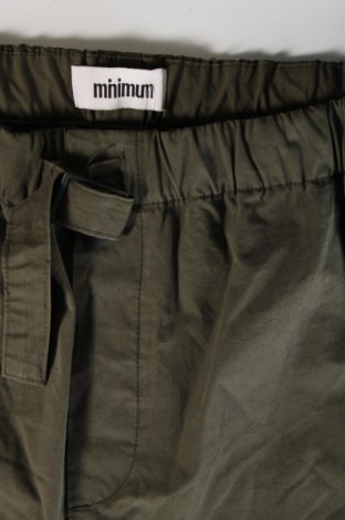 Herrenhose Minimum, Größe L, Farbe Grün, Preis € 11,79