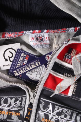 Мъжки суичър Geographical Norway, Размер S, Цвят Сив, Цена 69,99 лв.