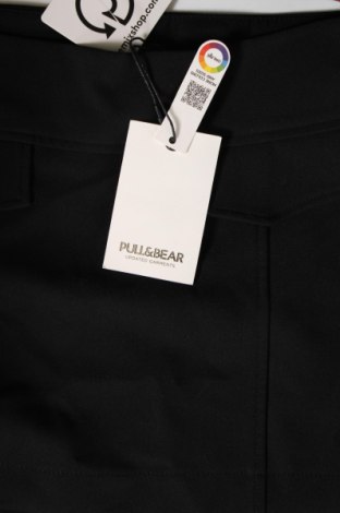 Пола Pull&Bear, Размер M, Цвят Черен, Цена 18,99 лв.