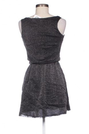 Kleid, Größe XS, Farbe Silber, Preis 4,99 €