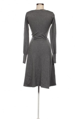 Kleid Calliope, Größe M, Farbe Grau, Preis 9,29 €