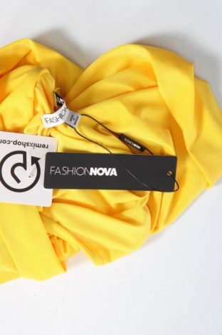 Рокля Fashion nova, Размер XS, Цвят Жълт, Цена 42,98 лв.