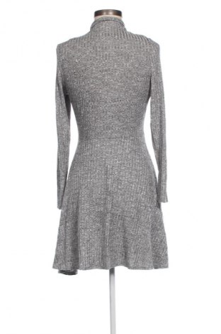 Kleid Papaya, Größe M, Farbe Grau, Preis 6,29 €