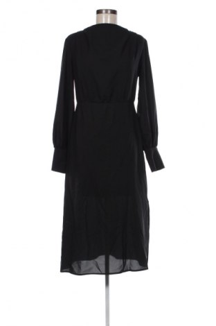 Kleid Trendyol, Größe M, Farbe Schwarz, Preis 17,99 €