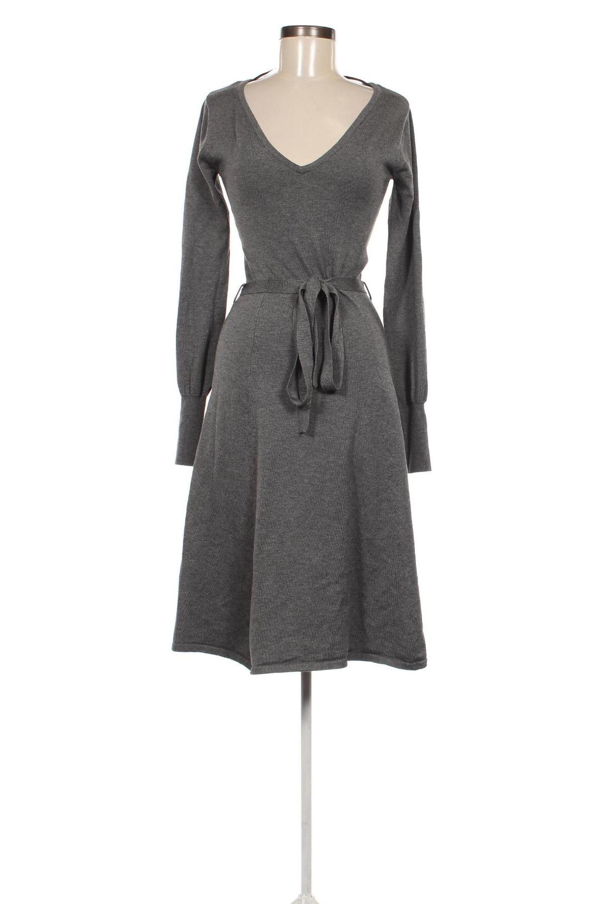 Kleid Calliope, Größe M, Farbe Grau, Preis 9,29 €