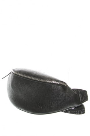 Ľadvinka  Calvin Klein Jeans, Farba Čierna, Cena  63,95 €
