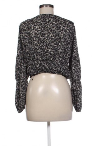 Damen Shirt Pull&Bear, Größe M, Farbe Mehrfarbig, Preis 9,72 €