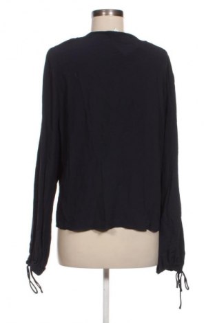 Damen Shirt Tommy Hilfiger, Größe M, Farbe Blau, Preis 61,99 €