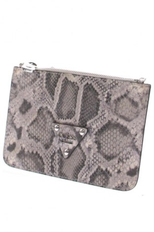 Damentasche Guess, Farbe Mehrfarbig, Preis 45,00 €