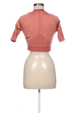 Dámské tričko Nike, Velikost M, Barva Červená, Cena  571,00 Kč
