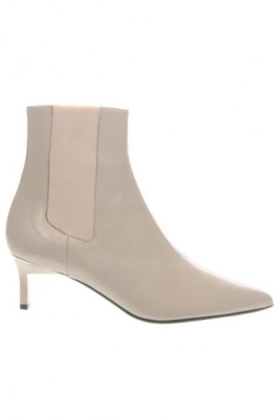 Botine de damă Calvin Klein, Mărime 40, Culoare Bej, Preț 485,99 Lei
