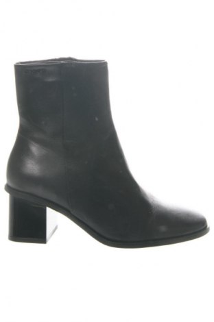 Damskie botki Calvin Klein, Rozmiar 38, Kolor Czarny, Cena 1 094,99 zł