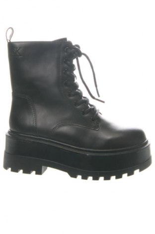 Дамски боти Calvin Klein Jeans, Размер 37, Цвят Черен, Цена 214,99 лв.