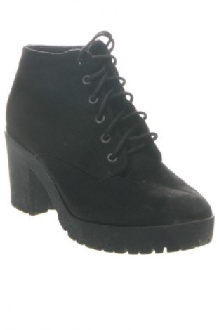 Damskie botki New Yorker, Rozmiar 39, Kolor Czarny, Cena 112,36 zł