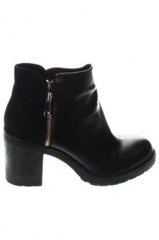 Damen Stiefeletten Pull&Bear, Größe 38, Farbe Schwarz, Preis € 54,99