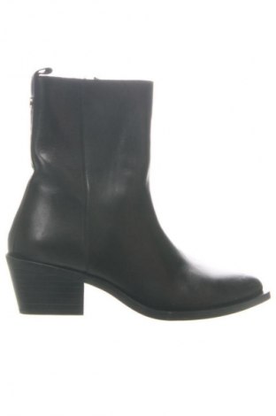 Γυναικεία μποτάκια Steve Madden, Μέγεθος 36, Χρώμα Μαύρο, Τιμή 172,99 €