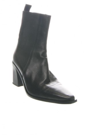 Damskie kozaki Zara, Rozmiar 36, Kolor Czarny, Cena 100,99 zł