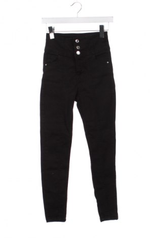 Dámské džíny  Bershka, Velikost XS, Barva Černá, Cena  209,00 Kč