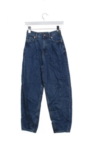 Dámské džíny  Bershka, Velikost XS, Barva Modrá, Cena  739,00 Kč